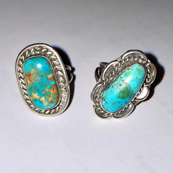 Gorgeous Vintage Navajo Turquoise and Sterling Silver Ring - Picture 5 of 6